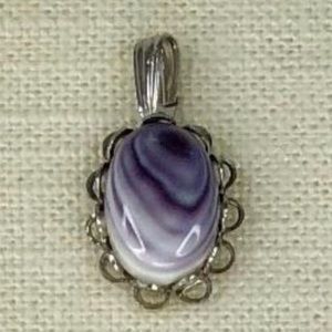 P3 Oval with loop border wampum pendant costume jewelry purple quahog shell